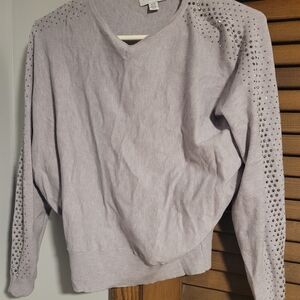 Buckle Women's Light Gray V-Neck Sweater with Studded Sleeves